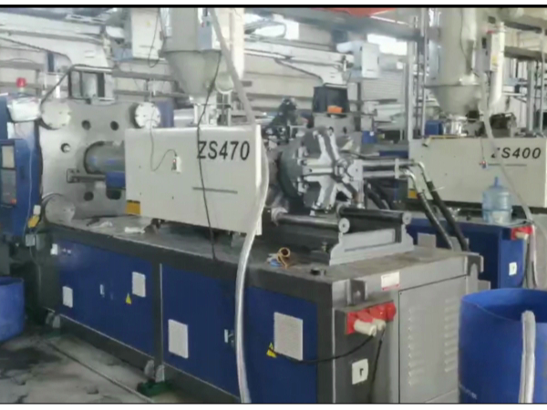 勝岳PVC管件注塑機(jī)客戶生產(chǎn)現(xiàn)場