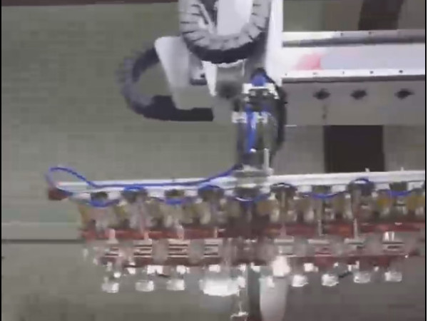 ZP260PET機(jī)型生產(chǎn)醫(yī)用試管一模20個